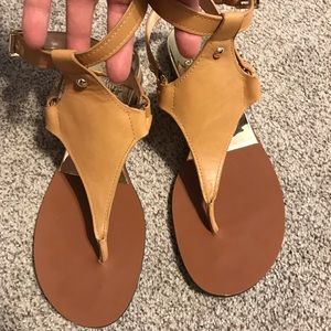 Vince Camuto Sandals Size 10